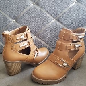 Wanted Camel ankle boots